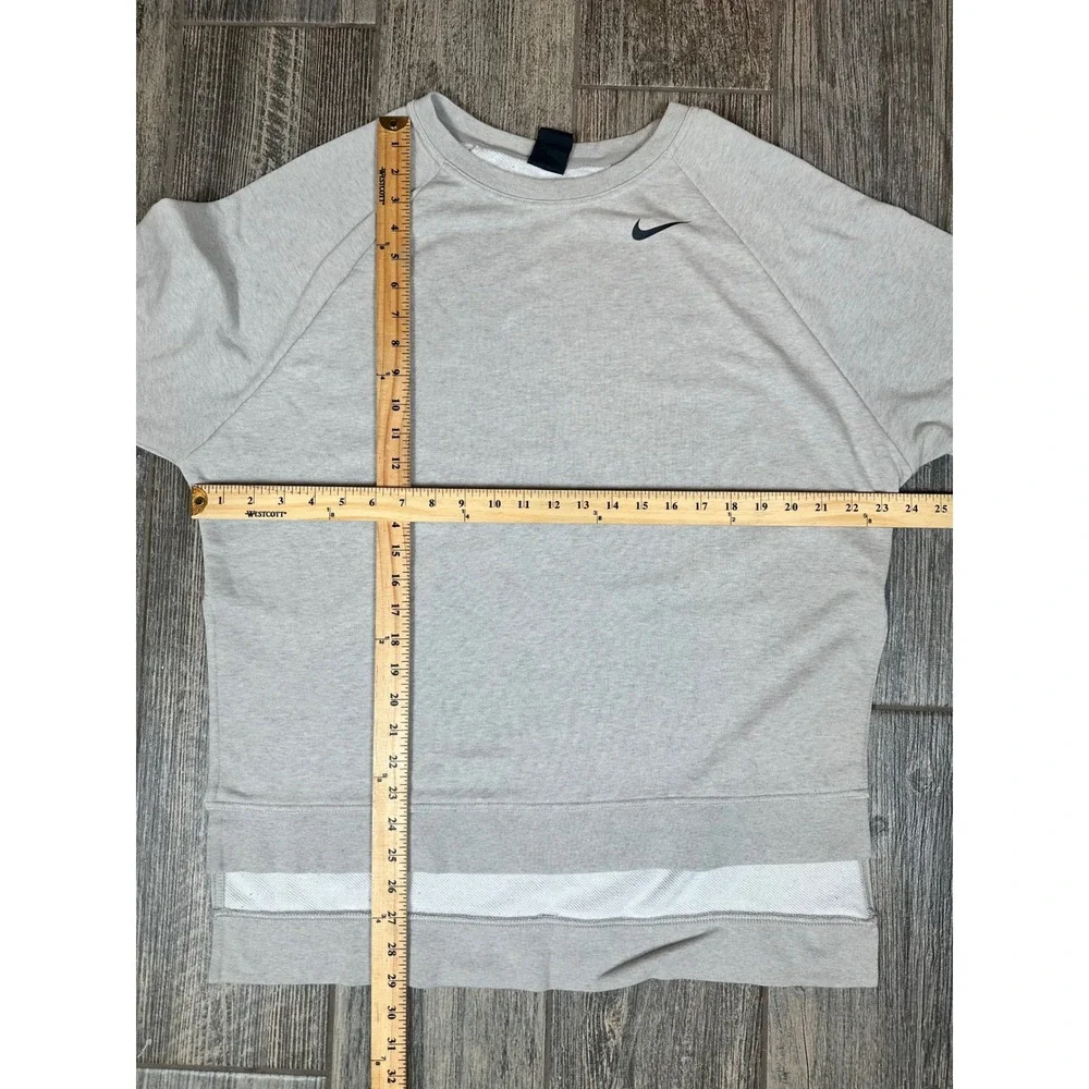 Nike‎ Dri-FIT Crewneck Sweatshirt Women's Medium Long Sleeve Pullover Gray Top